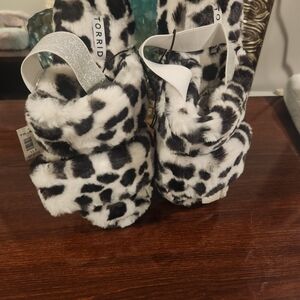 Torrid Leopard Print Faux Fur Slippers with Silver Strap